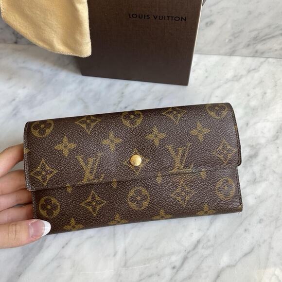 Louis Vuitton Sarah Wallet - Picture 2 of 4